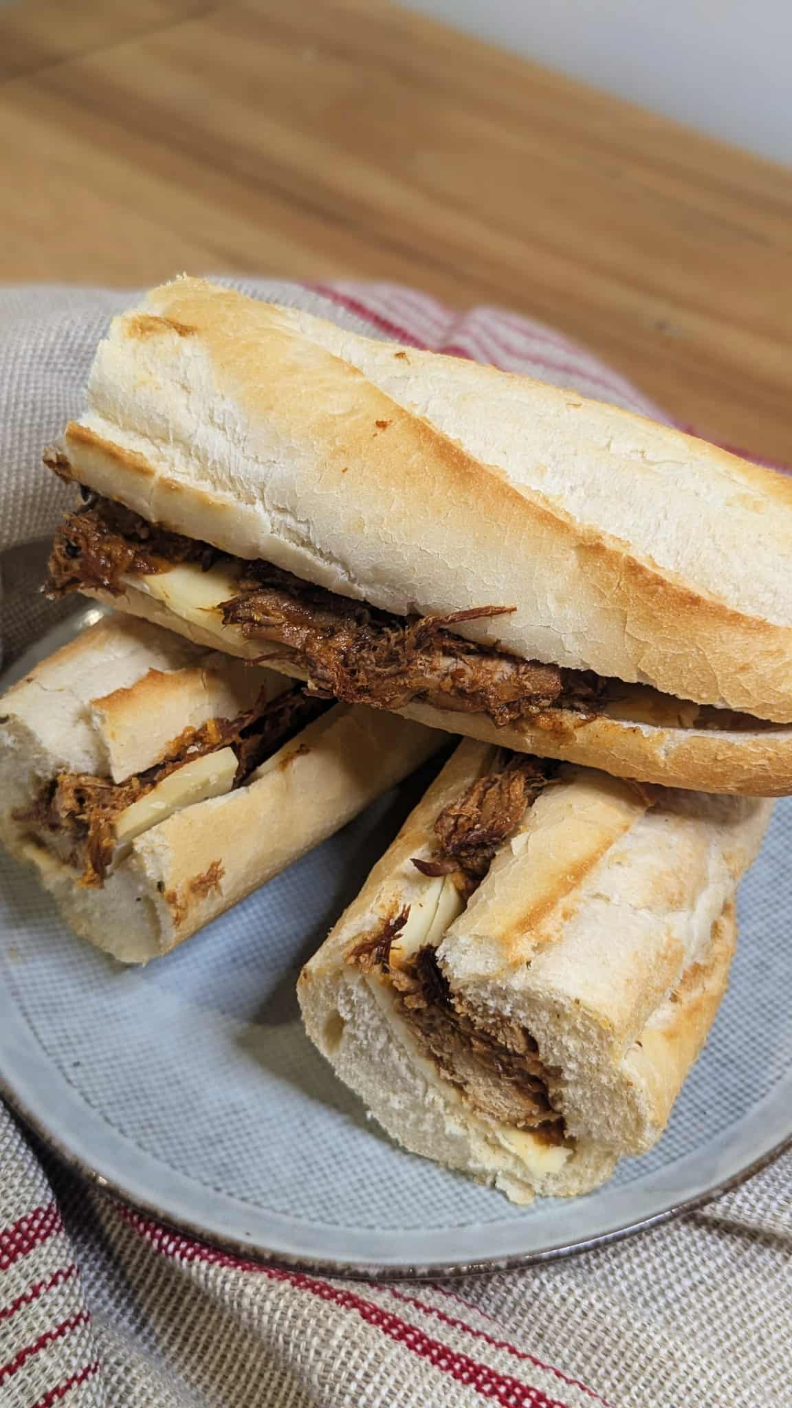 Baguette porc effiloché BBQ