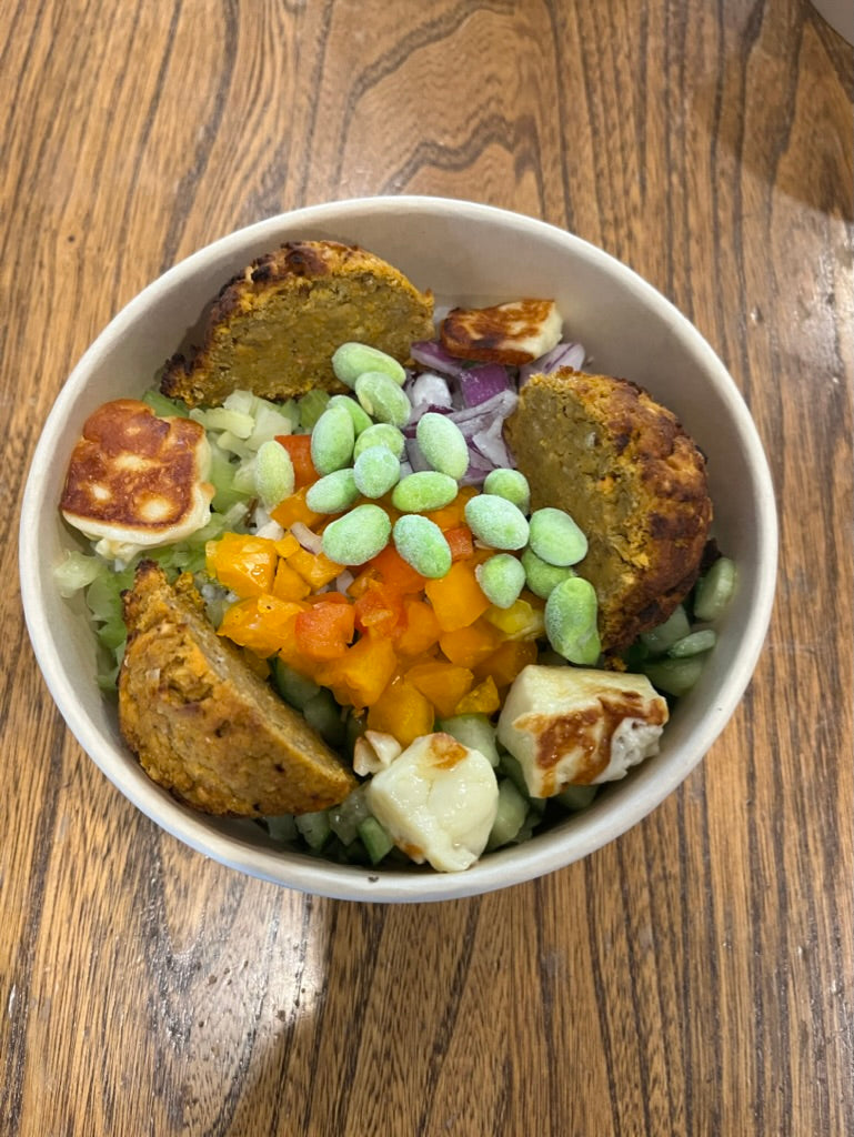 Bol de salade repas protéiné