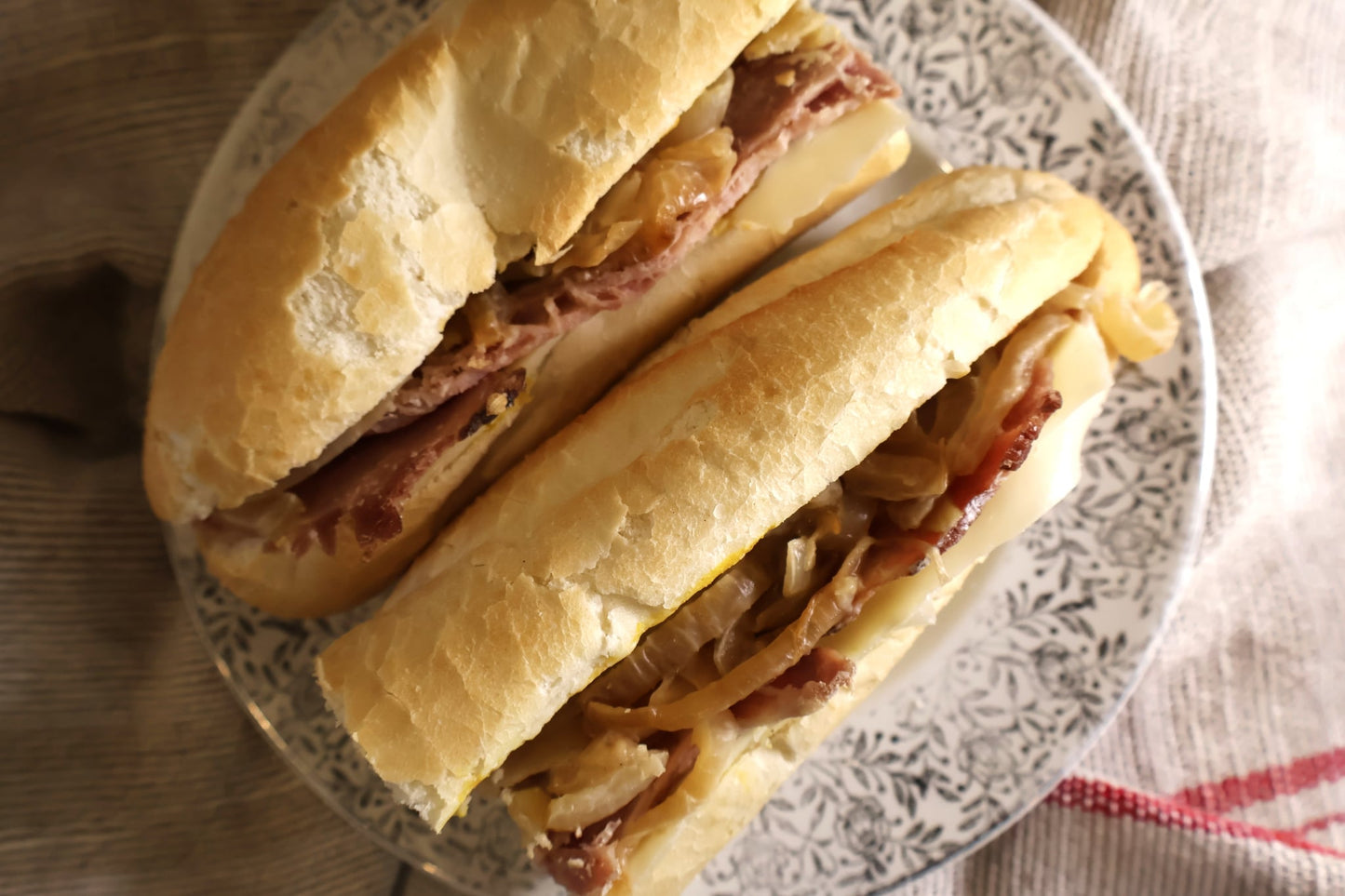 Baguette de steak fumé